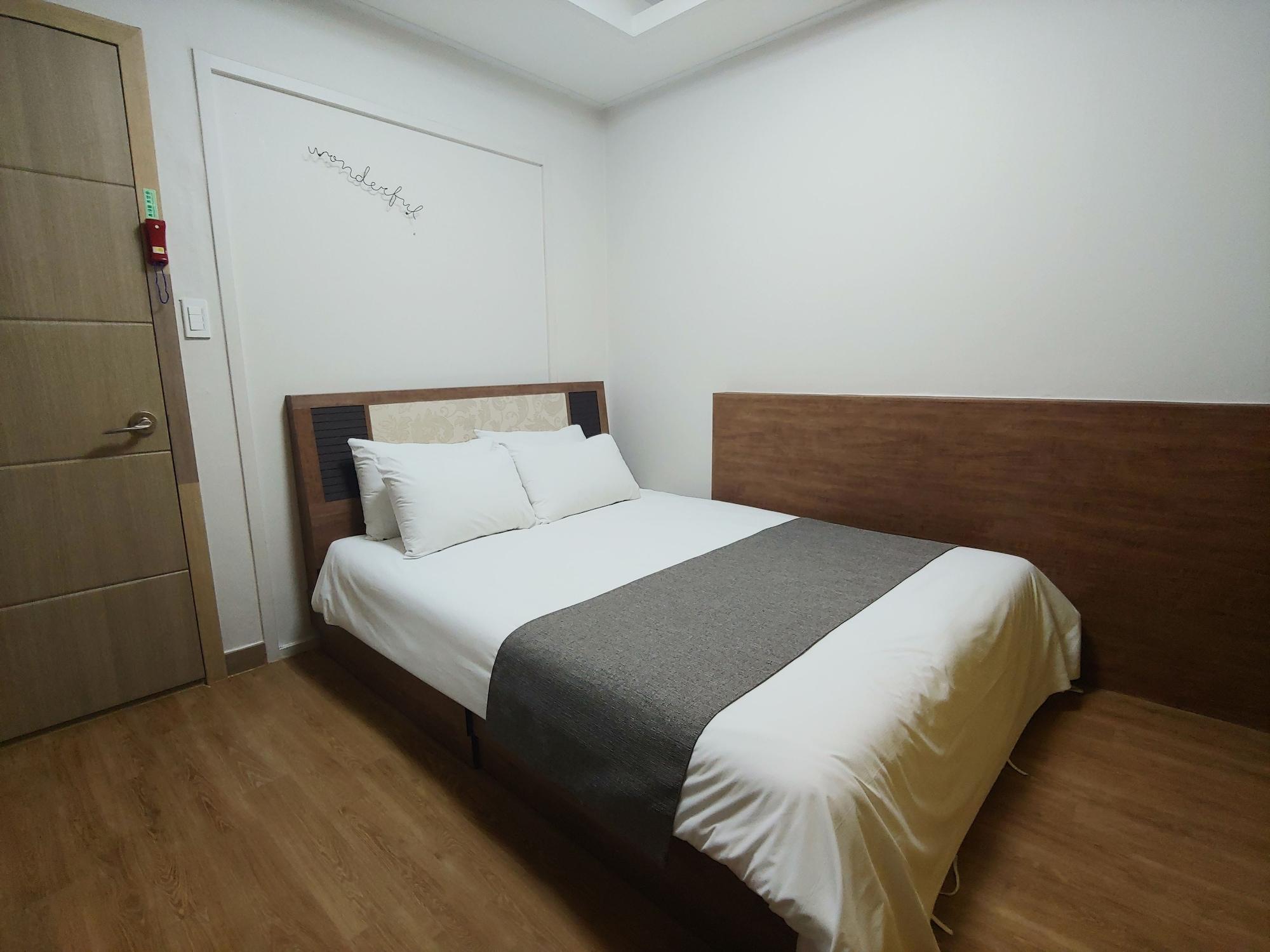 Gallery Hotel Bnb Jeju Eksteriør billede