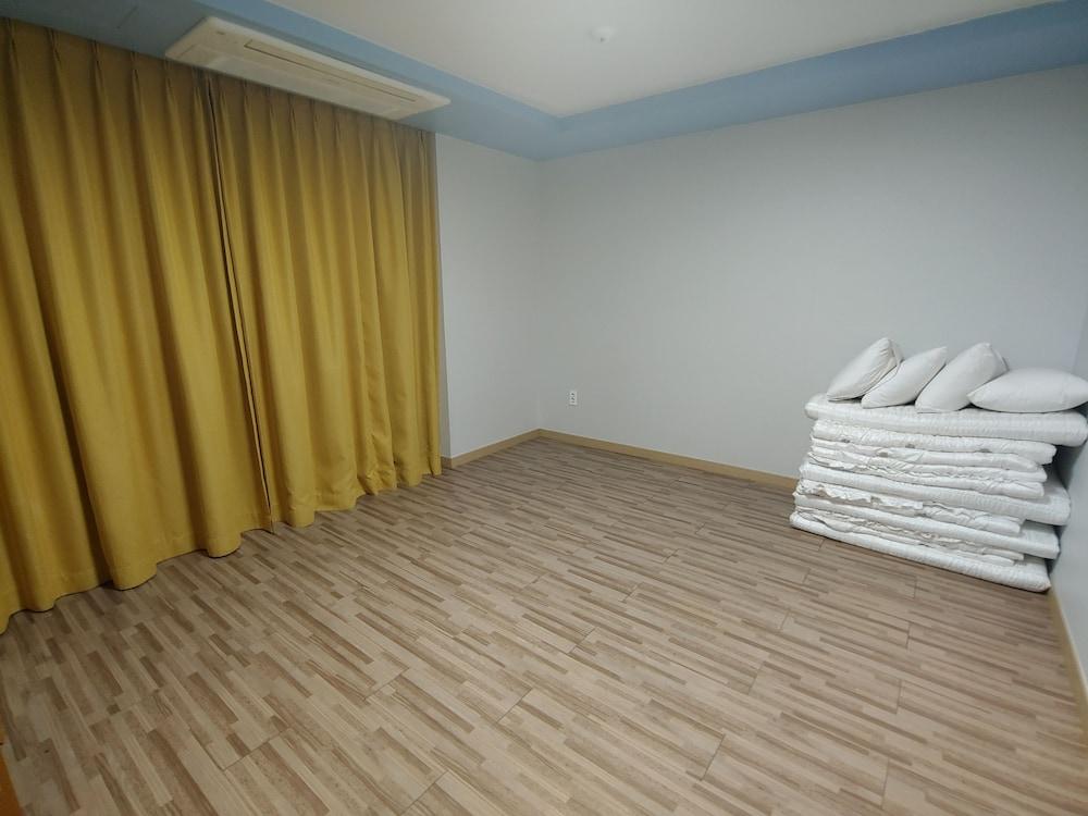 Gallery Hotel Bnb Jeju Eksteriør billede