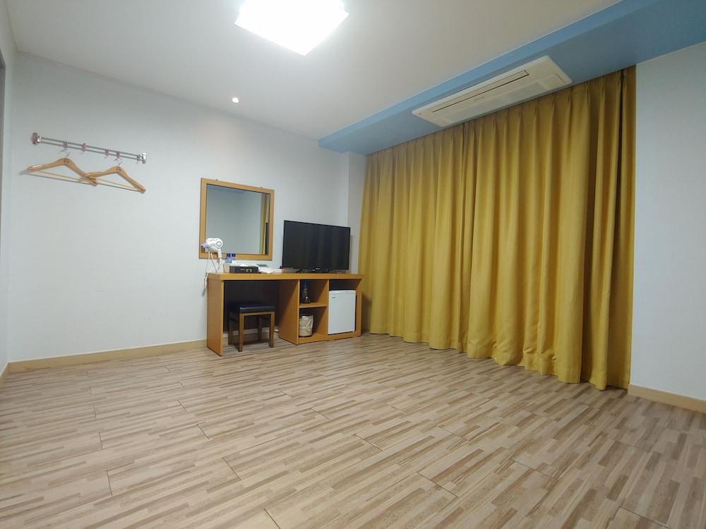 Gallery Hotel Bnb Jeju Eksteriør billede
